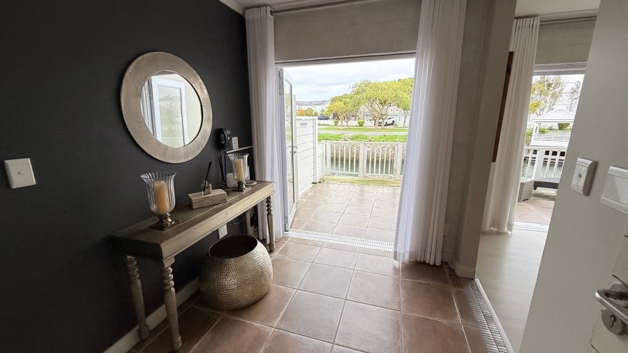 To Let 2 Bedroom Property for Rent in Thesen Islands Western Cape